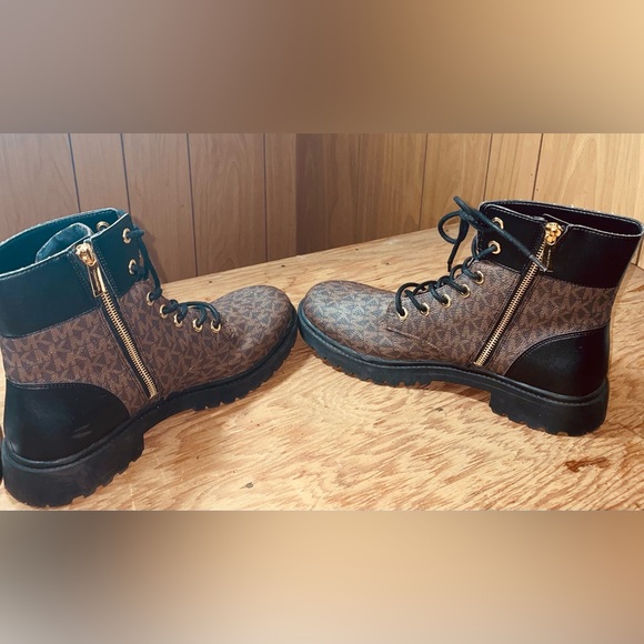 Michael Kors women’s size 10 Alistair lace up combat boots - Picture 4 of 12